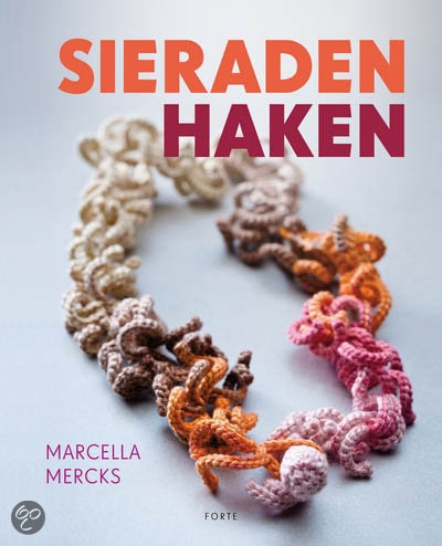 Sieraden haken van Marcella Mercks